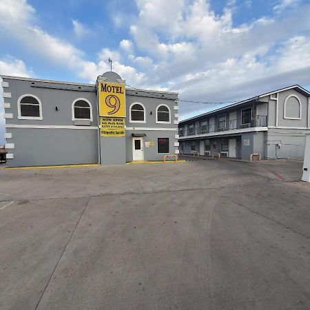 Motel 9 Laredo Eksteriør bilde