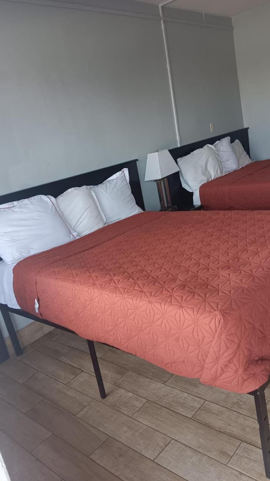 Motel 9 Laredo Eksteriør bilde